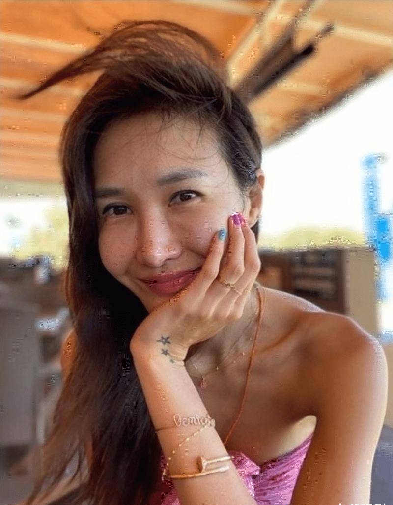 芭蕾首席老婆费尽心机,女儿和狗现身,严泰雄的错众人来抹_尹慧珍_视频