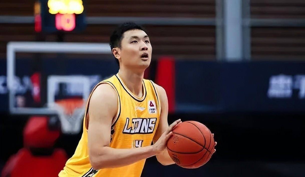 cba三则消息:广厦泰坦试训被淘汰,费尔德开始隔离,北