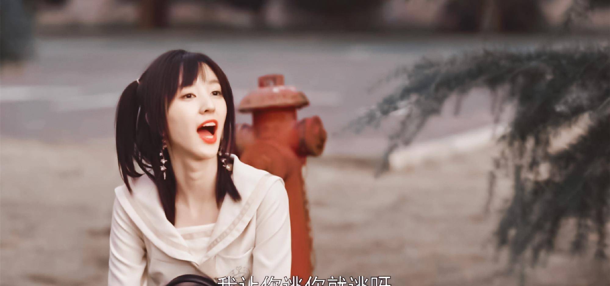 本来王悦伊凭借着在《乔家的儿女》中精彩的表演和超高的颜值,收获了