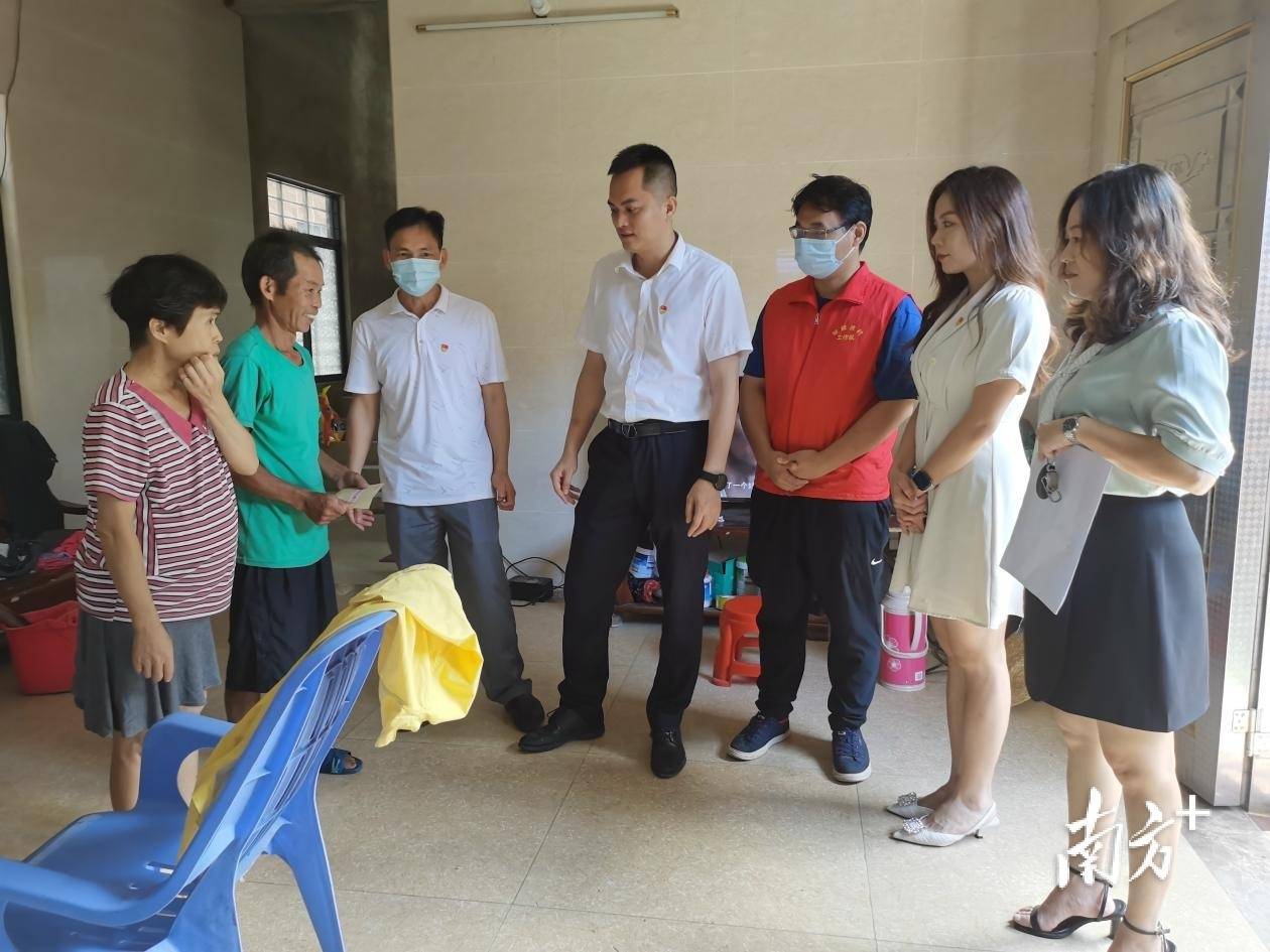 吴川人大:听民声办实事,人大代表"零距离"服务群众_兰石镇_选民_名利