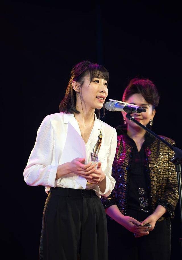 驴脸影后任素汐,因长相问题被多次拒绝,她是如何蜕变的_演技_话剧