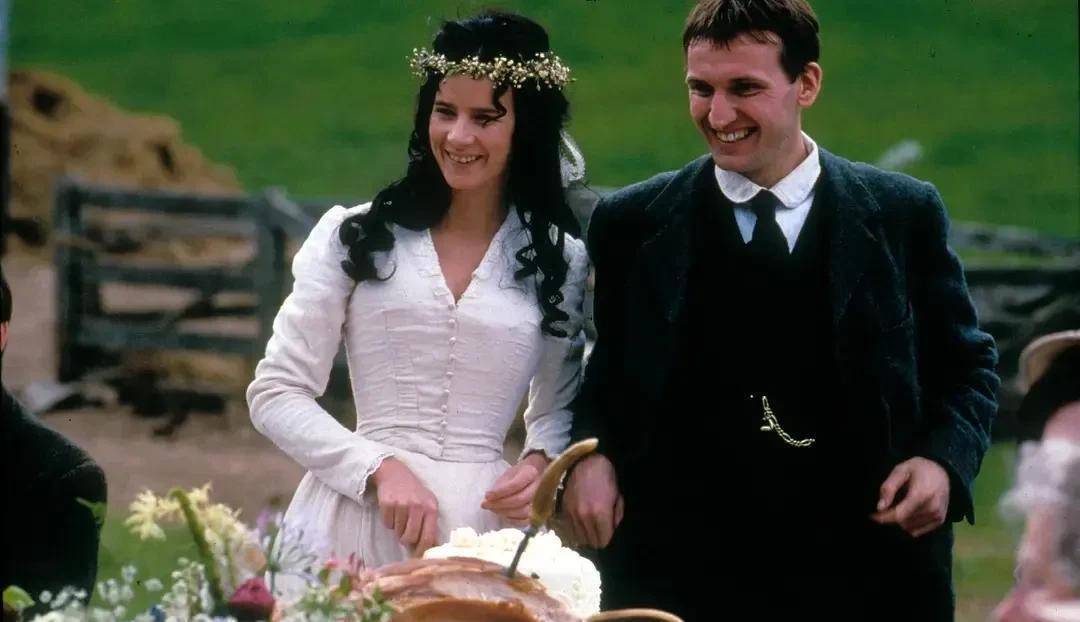 《绝恋》凯特·温斯莱特最早的r级电影,违背伦理的爱情_裘德_阿尔贝拉