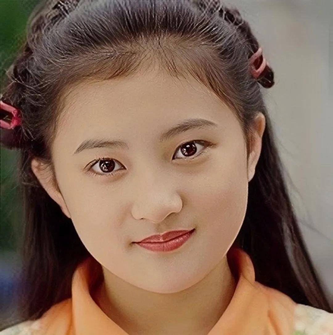 演员金铭:北大毕业,撒贝宁从小就想娶她,为何42岁依