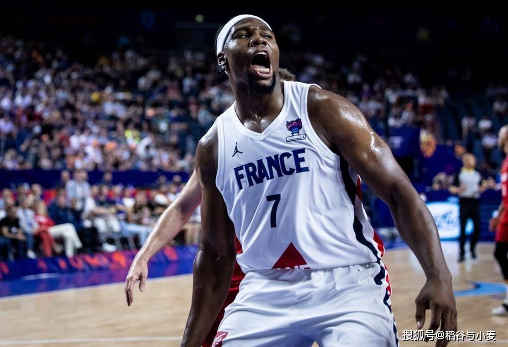 值得一提的是,亚布塞莱此前曾在nba和cba赛场都有过效力经历.