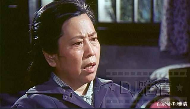 贾六是八一厂的老戏骨,饰演过《回民支队》中的郭政委,《许茂和他的