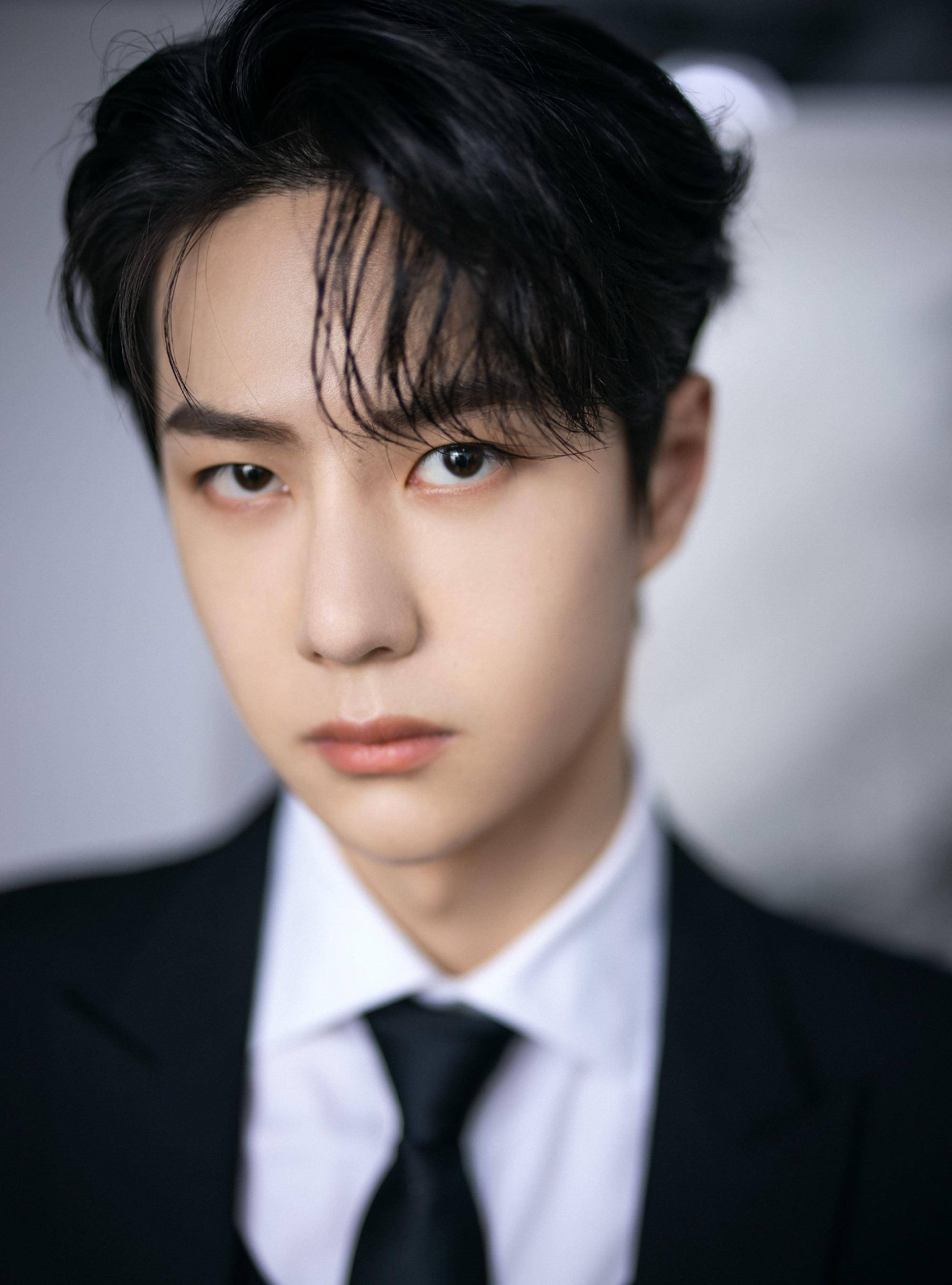 肖战王一博星动之夜同台,同穿一套衣服太惊人,博君一肖是真的!