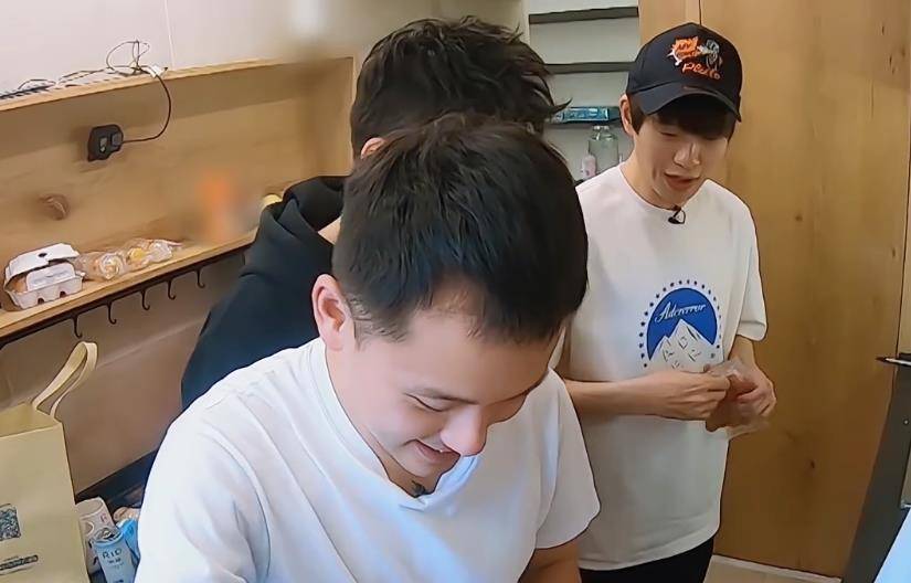 王大陆购物,魏大勋全程买单,"抠门"只是为了立人设?_观众_谢娜_节目