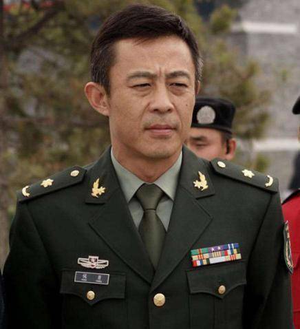 15岁卖猪肉,20年发妻不弃,走红后连娶两任娇妻,侯勇越老越潇洒_沈蓉