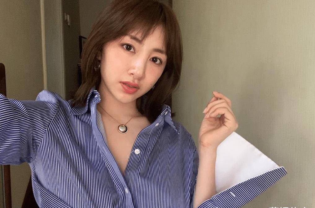 邹凯妻子分享美照 她已经29岁 是前中国艺术体操队名将_周捷_名气