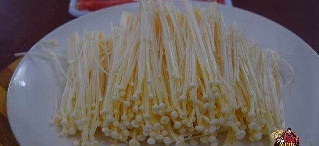 自从学会金针菇肥牛卷的做法,全家三天两头点名要吃,开胃又下饭