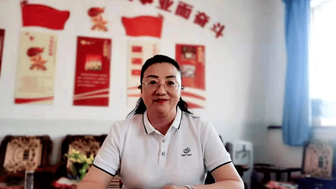 准格尔旗第五中学校长图片