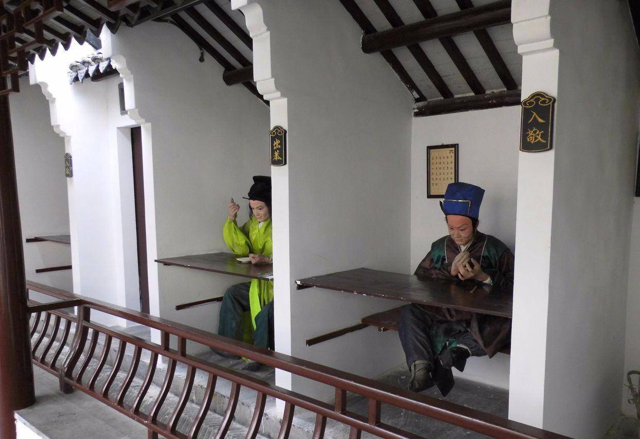 清朝最穷状元,在考卷末尾写8个字,皇帝却感动不已将其提为状元_骆成骧