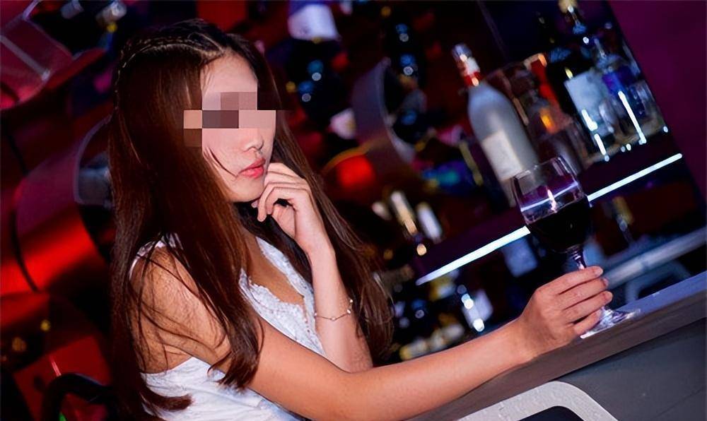 2011年北京两陪酒女与出租车司机交易,事后一句话,惨遭男子杀害_陈云