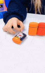 發,中,财,胡,简单的大字就彰显出地主的气势感,带着它上桌无疑就是