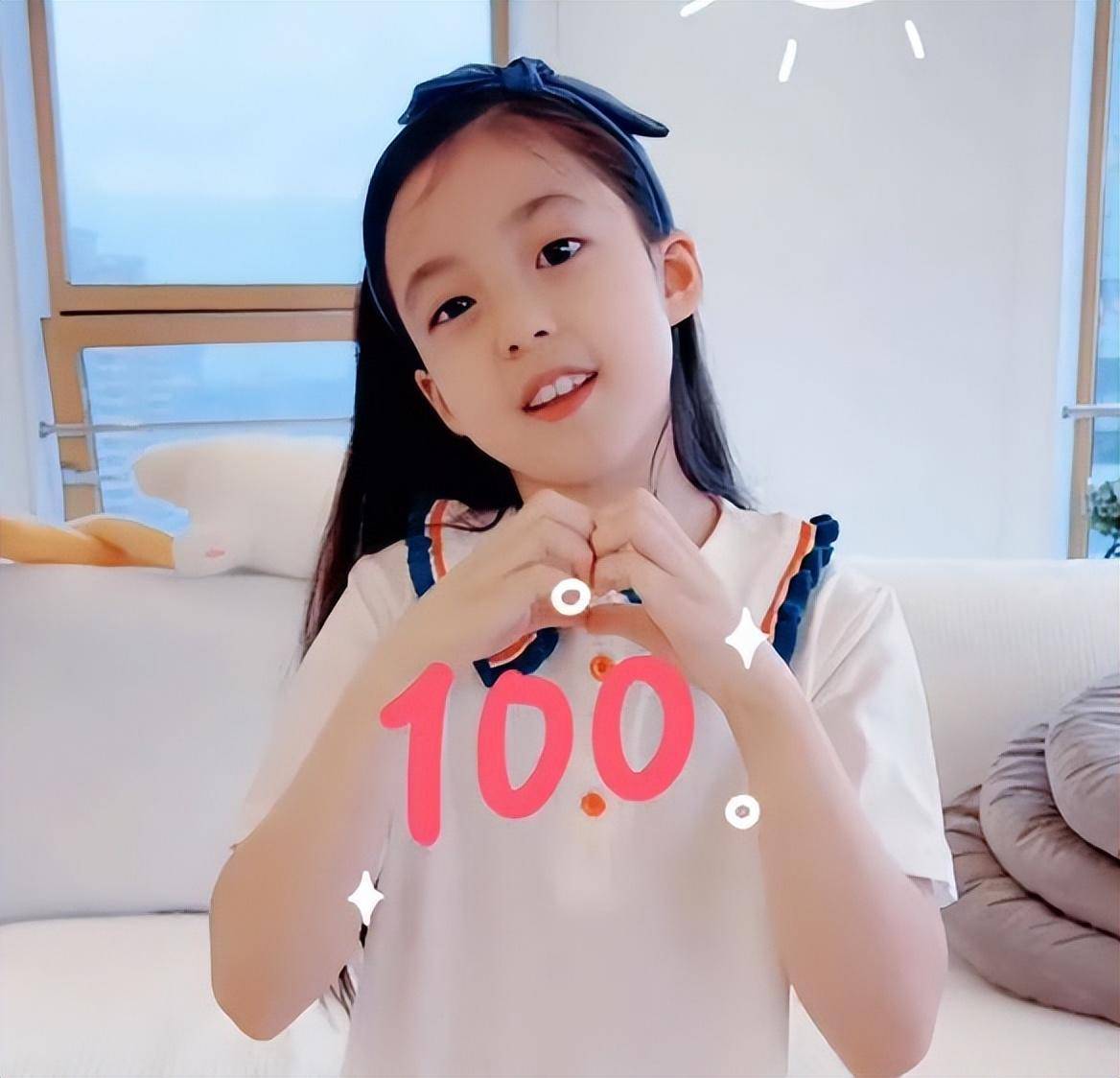 近照,9岁小泡芙眼睛黑亮长相清秀,被赞:美人胚子_王婉霏_网友_刘宇恩