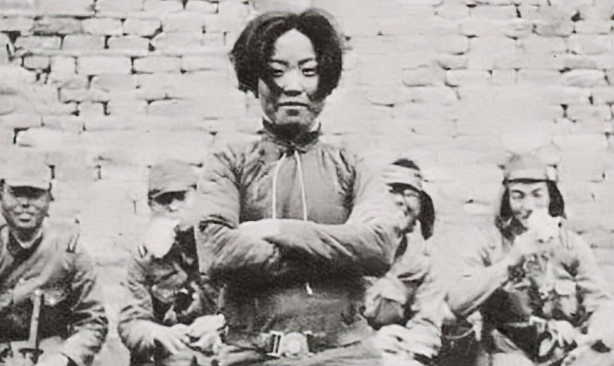 成本华:牺牲时仅24岁,遗照中的她面带笑容,背后故事感人泪下_许仁珍