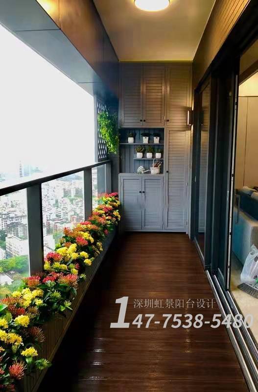 同时阳台木材都是家喻户晓,质量有保障的,比如:美国南方松防腐木