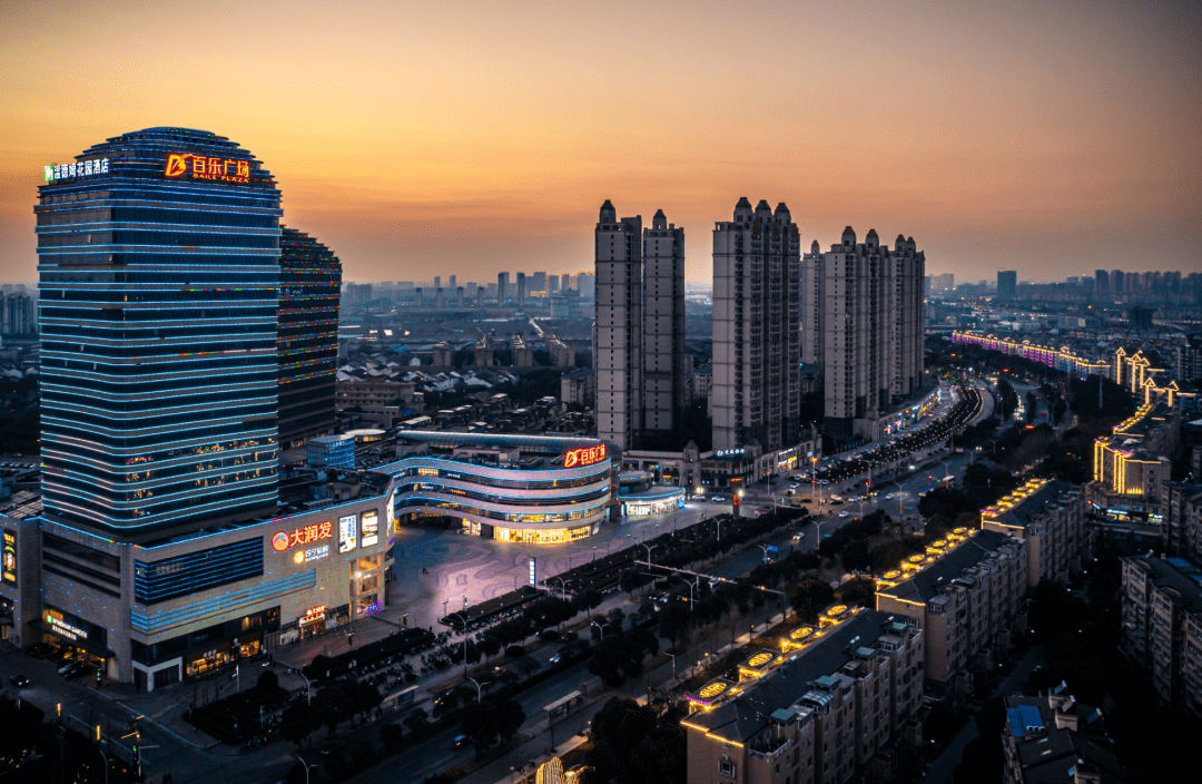 火热的"夜生活",无锡钱桥的夜晚焕发生机,渐渐回到大家的视野_广场