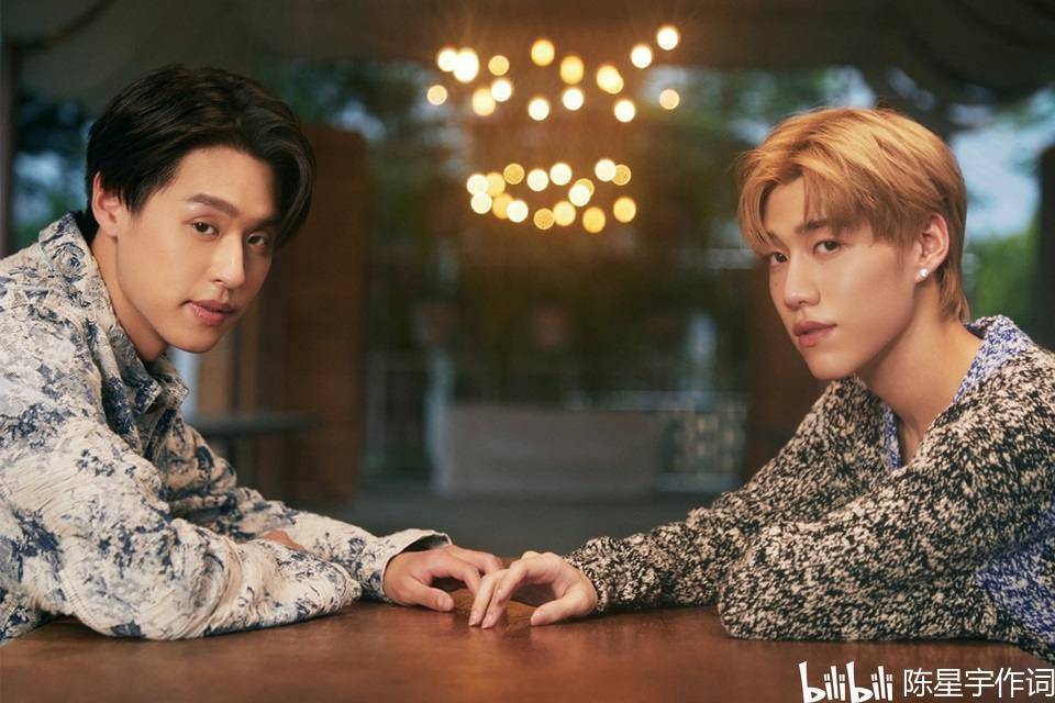 泰剧偶像billkin和pp中国杂志化身玩趣少年:泰国偶像bkpp引爆日本音乐