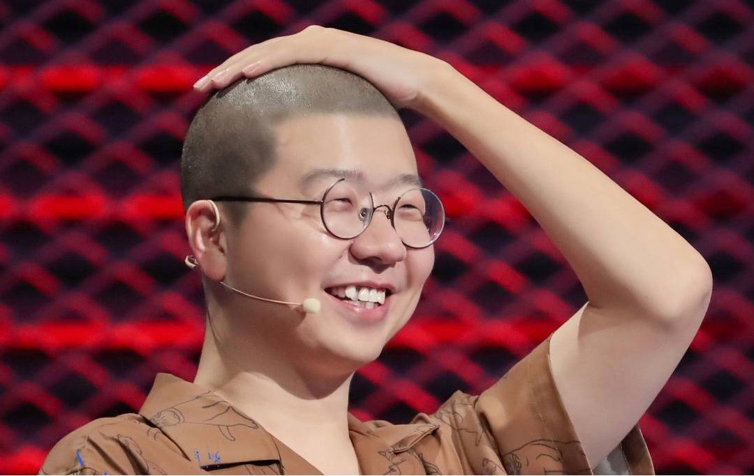 脱口秀大会:秦昊吐槽伊能静话多,马思纯素颜出现在观众席_谈中年_节目