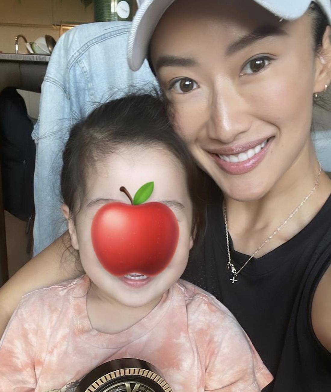 谢婷婷高调庆祝40岁生日,她3岁的女儿的脸暴露了,她长得像妈妈的非