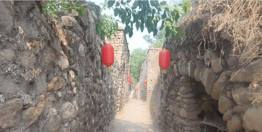 太原城郊千年古村落，窑洞错综复杂犹如迷宫，简单修葺保持原生态