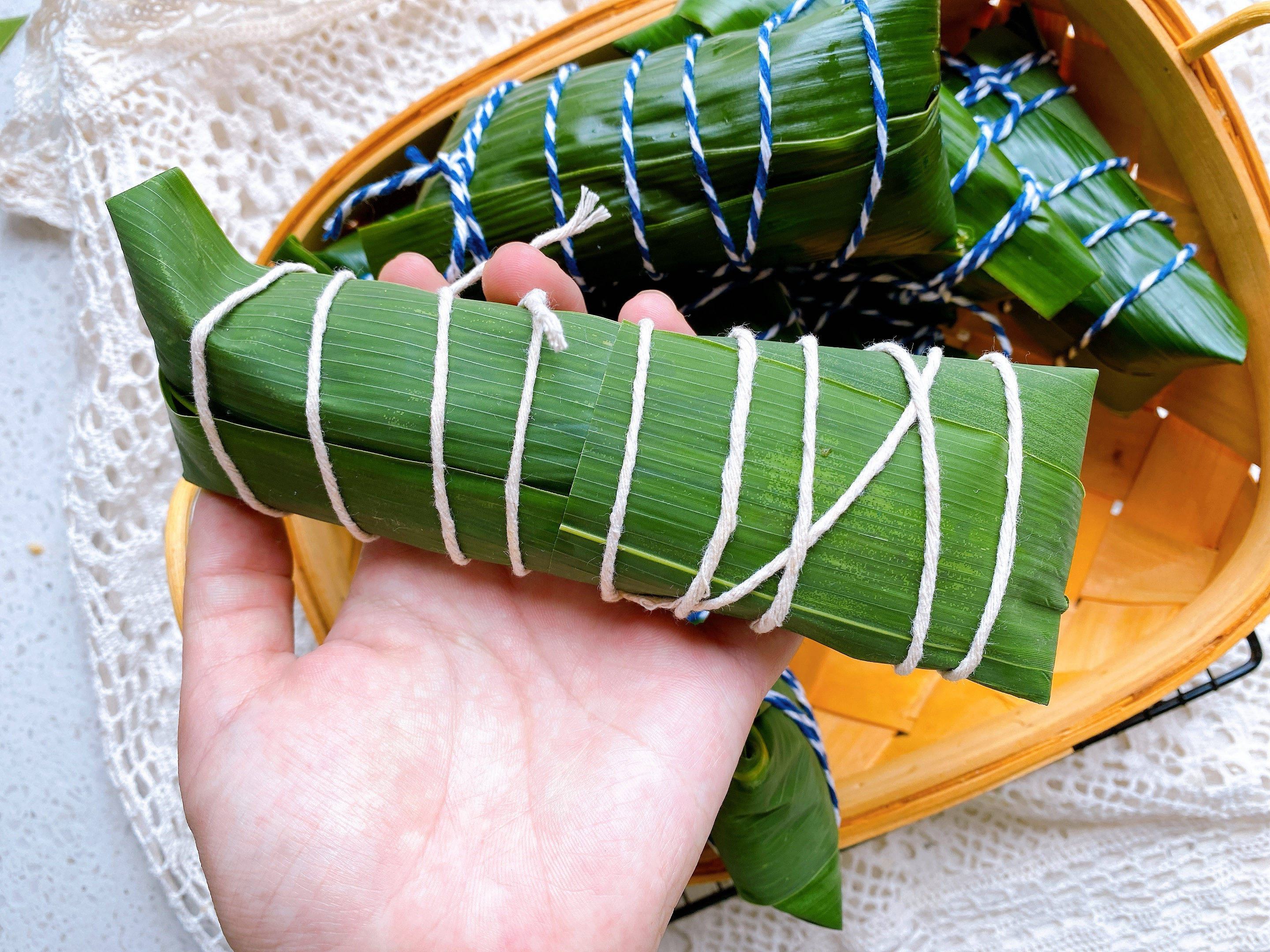 原创 这个口味的粽子太香了，鲜辣咸香，不夹生不漏米，附上四角粽做法