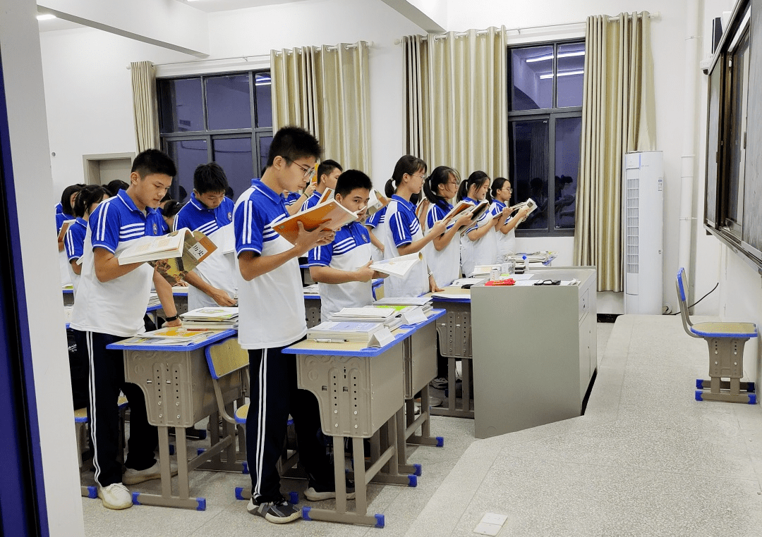 开学第一周,上犹中学南校区各项工作快速步入正轨_师生_问题_生活
