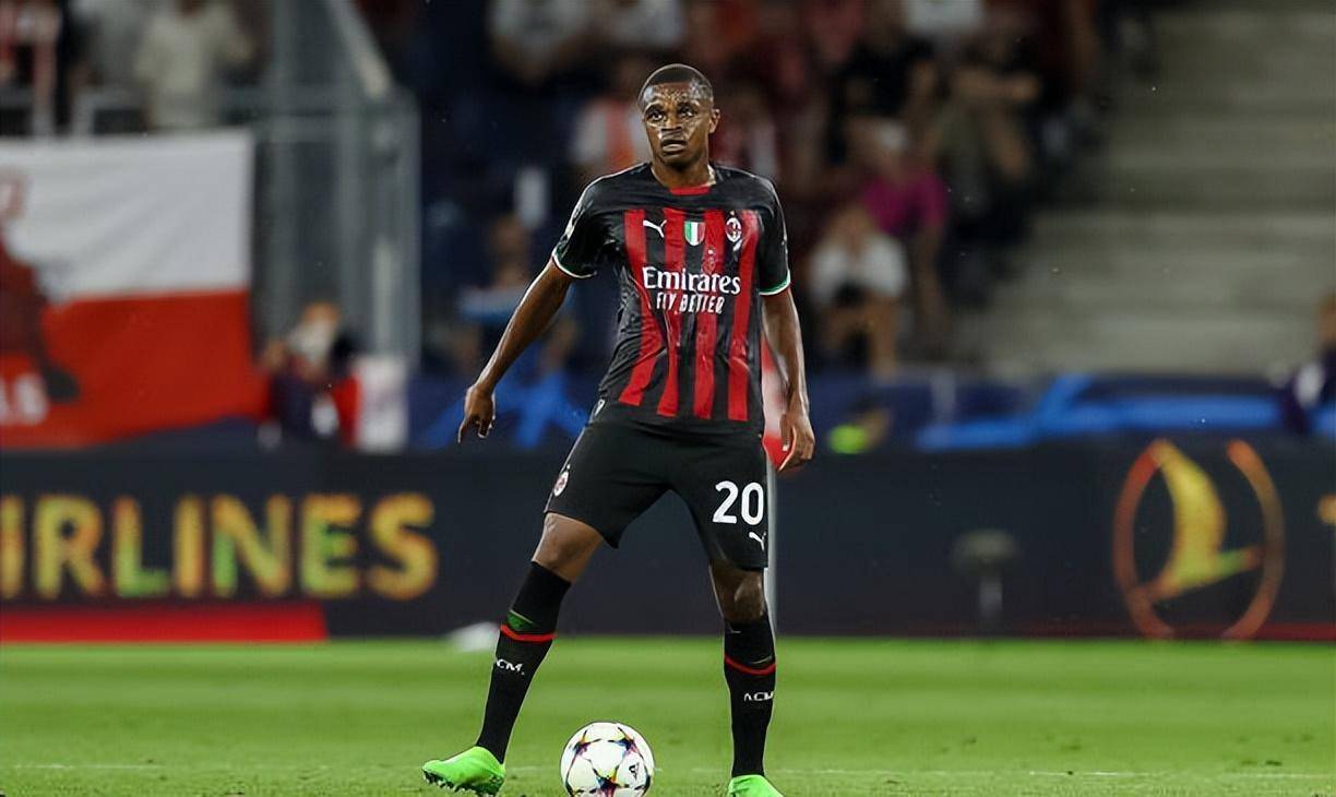 ac米兰与主力后卫协商续约!年薪翻了三倍多,新合同到2027年_卡鲁鲁_进