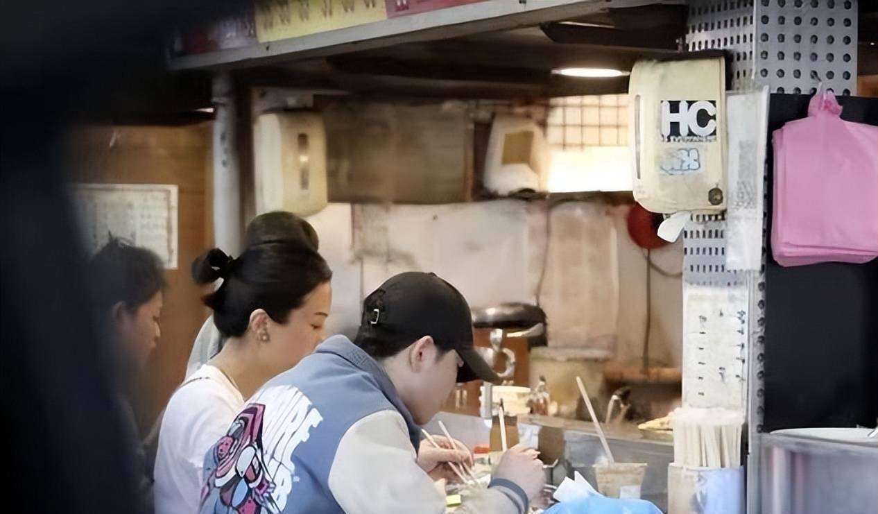 萧敬腾女经纪人气质真出挑!