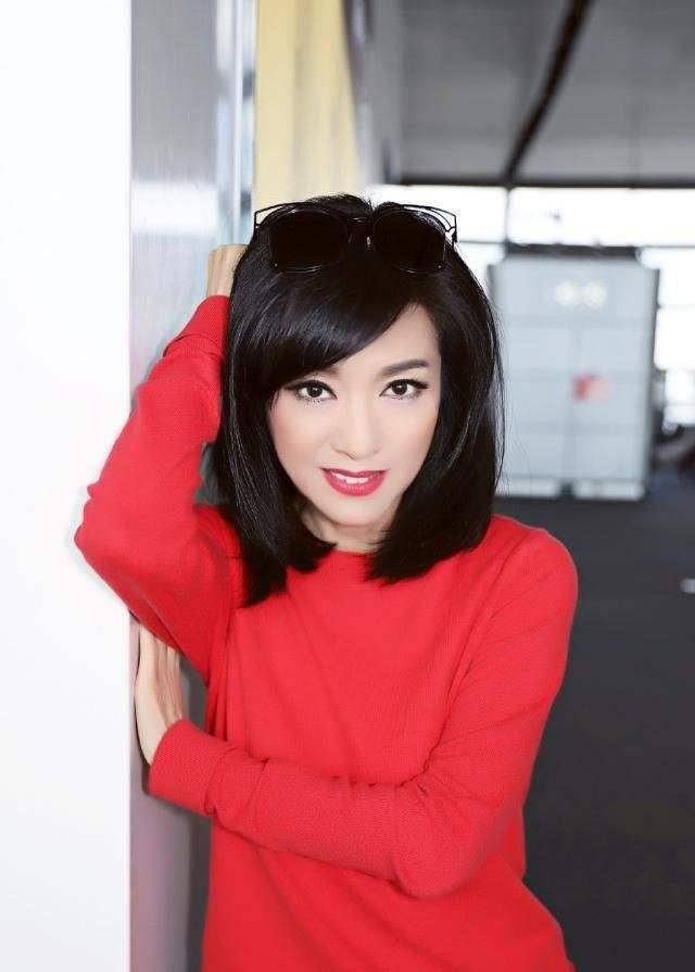 她曾家喻户晓,和成龙在一起8年被抛弃,如今64岁仍是单身_米雪_事情