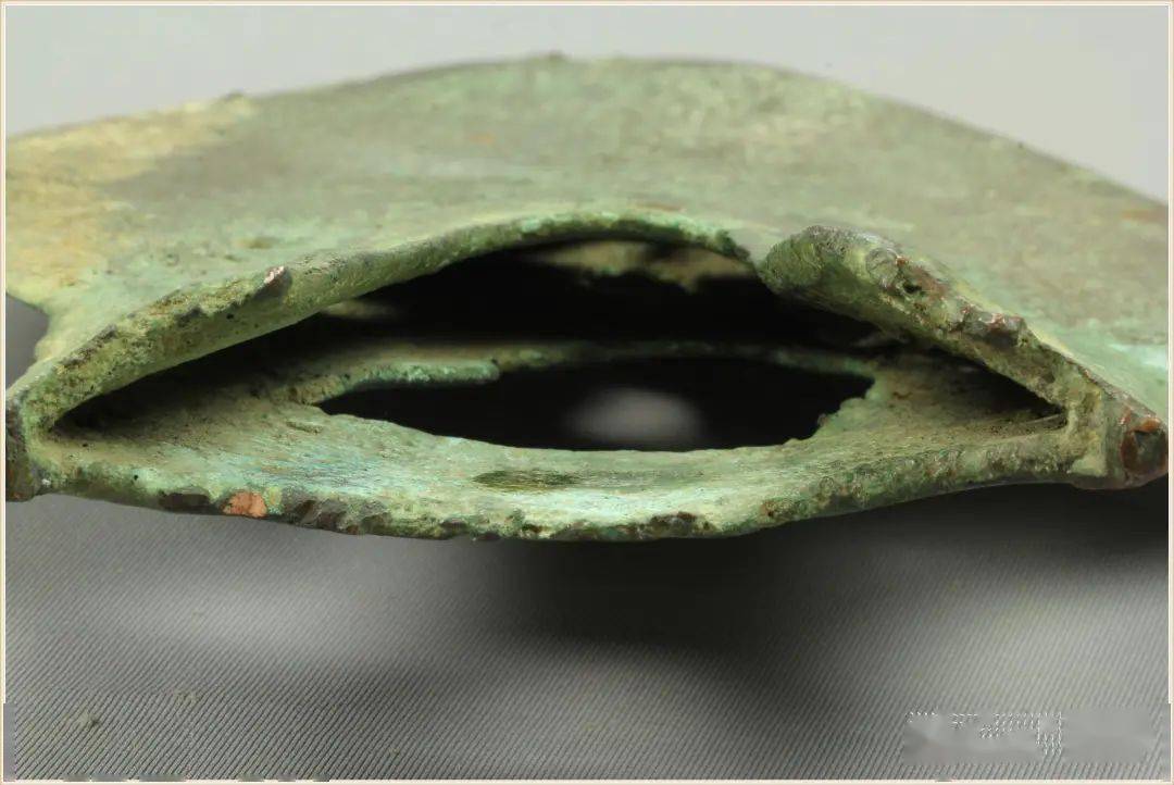 兴义汉代青铜犁铧,一件从废品收购站淘出的国家一级文物_石田_牛耕