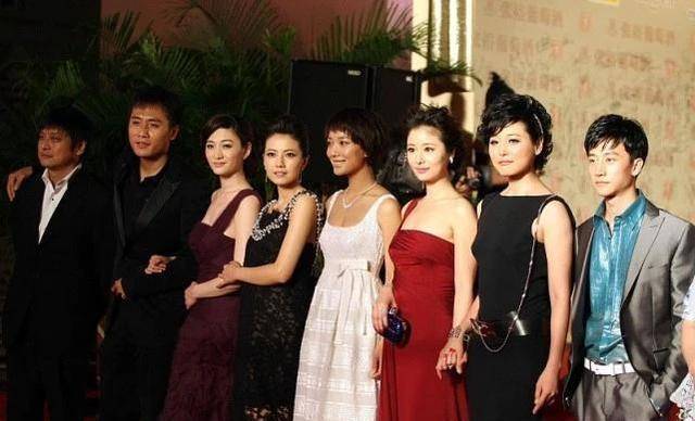 李小冉问林心如:"咱俩撞衫撞发型,为啥高圆圆没跟咱们一起撞"_美女