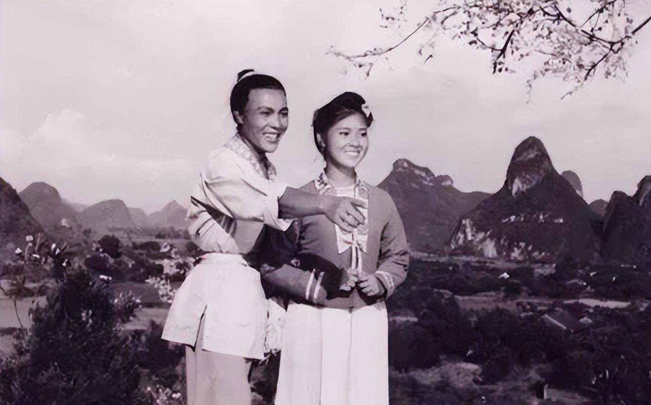 著名演员刘世龙:一婚娶同学,三婚娶小34岁粉丝,87岁去世_王成_小角色