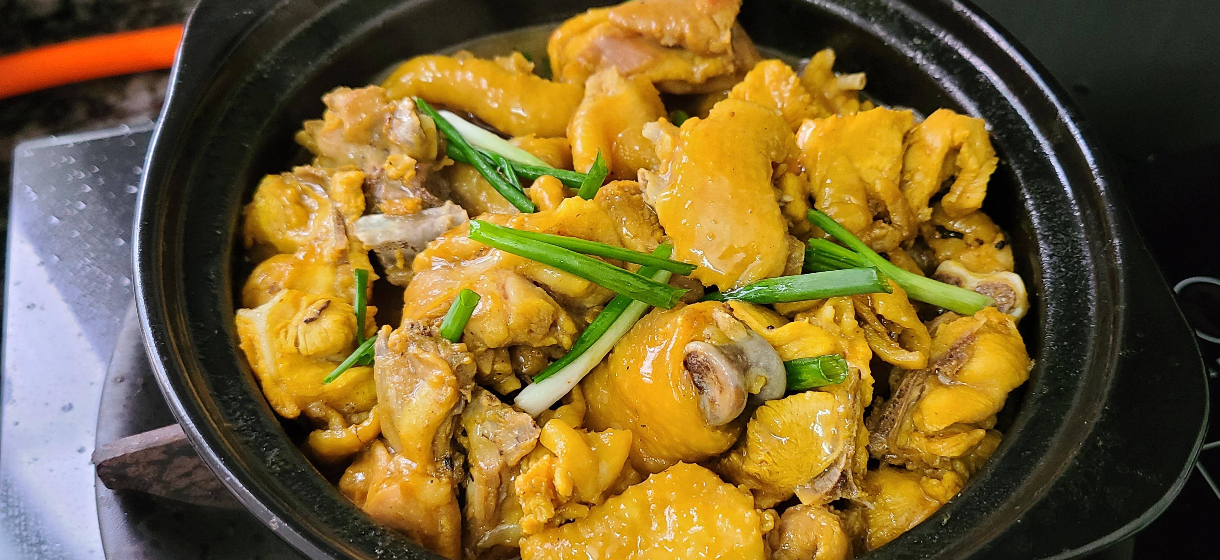 盐焗鸡煲,在广东出了名,好吃味美又简单