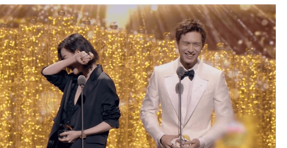 倪妮害羞倪妮害羞倪妮回应在李现发言完毕后,明显可见倪妮非常害羞