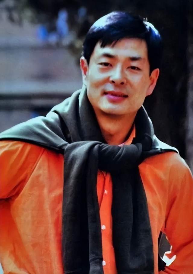 宛萍:25岁下嫁濮存昕,和他一起照顾90岁婆婆,女儿结婚倒贴50万_常人