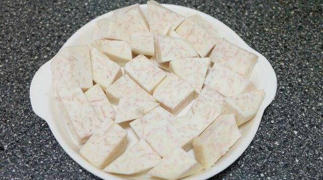 加点芋头解油腻,除夕宴做它最省事_荔浦芋头_时间_烤箱