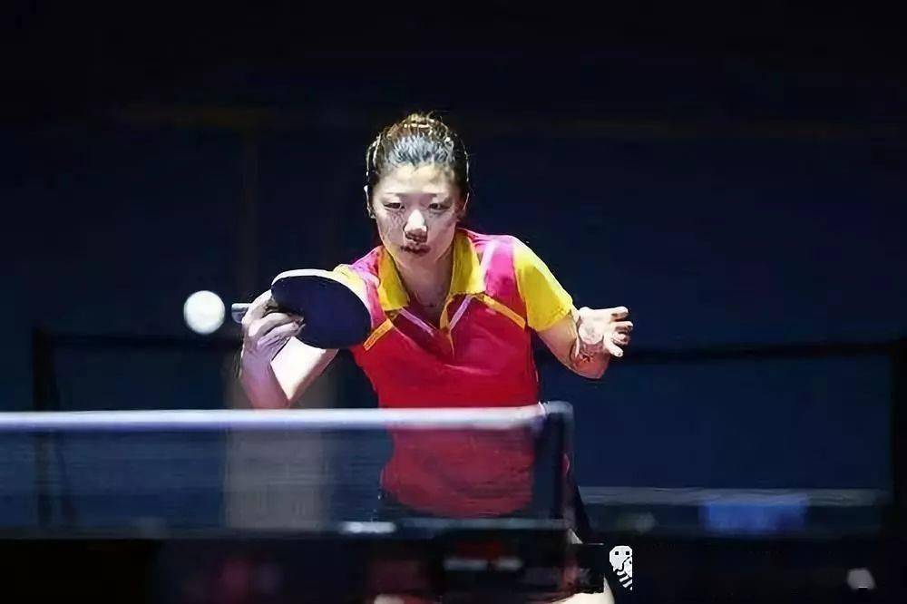 国乒长胶美女周昕彤如何发奔球_决赛_乒乓_高度