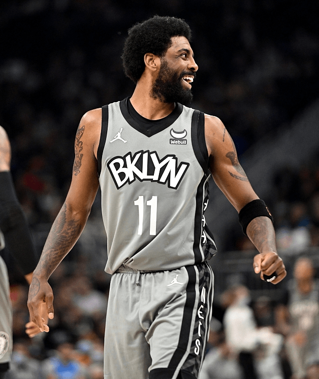 美国杨毅谈欧文新赛季表现:他将是mvp候选之一 为下份合同而打球_篮网