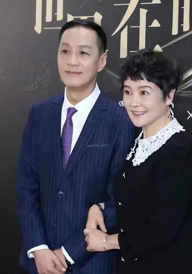 冯远征现任妻子是谁图片