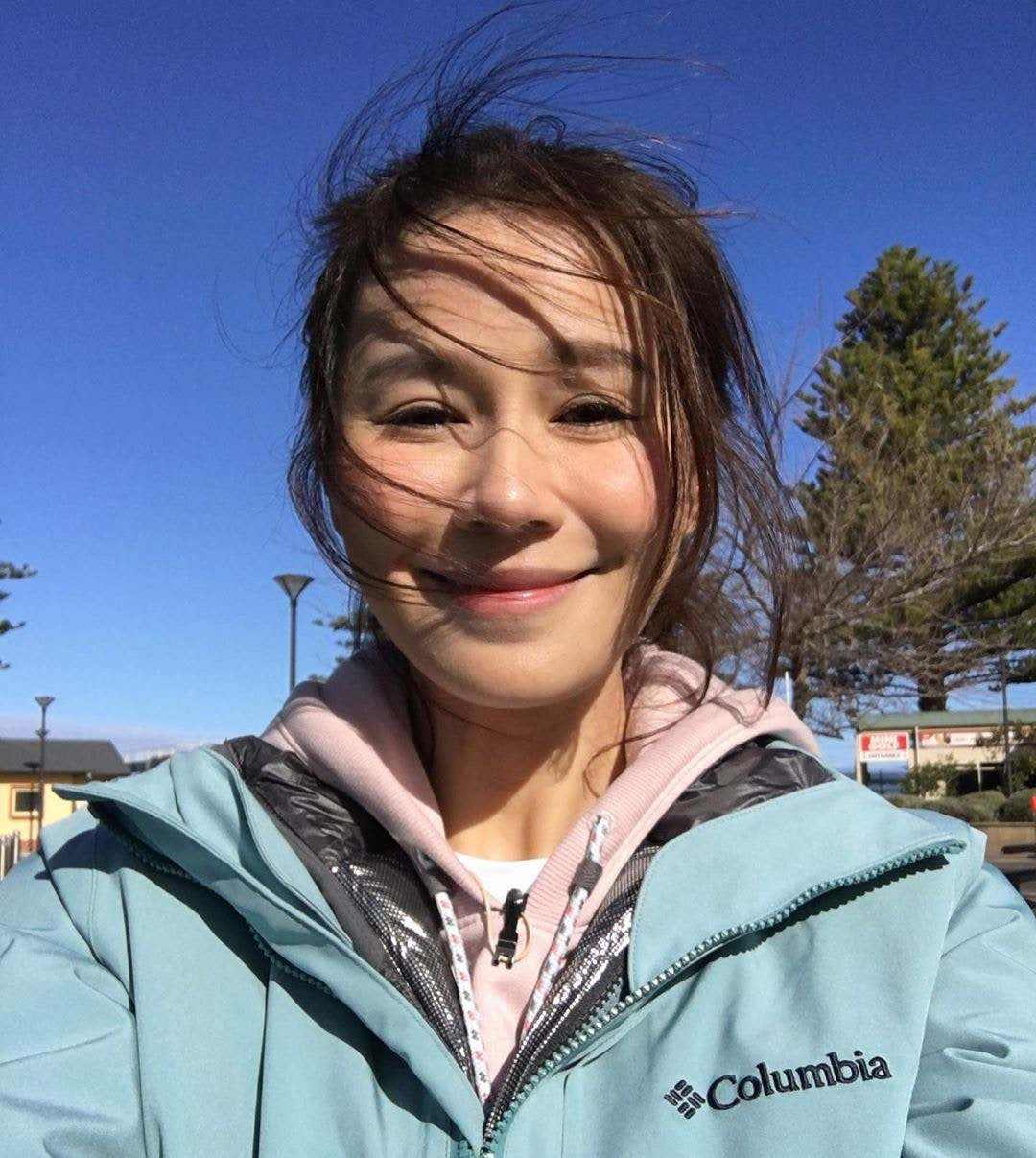 比基尼泳衣抢镜,心情未受离婚传言影响_陈自瑶_陈家乐_黄翠如