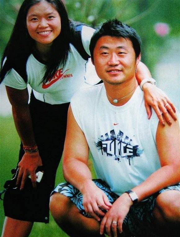 38岁的网球女神李娜,肤白貌美气质十足,姜山,李娜背后的男人_李盛鹏
