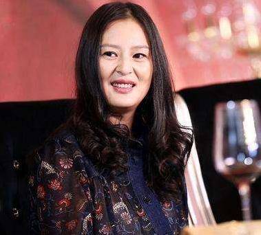 金牌制片人黄澜:因父亲一句话而改变,念念不忘92岁的画家老师_生活