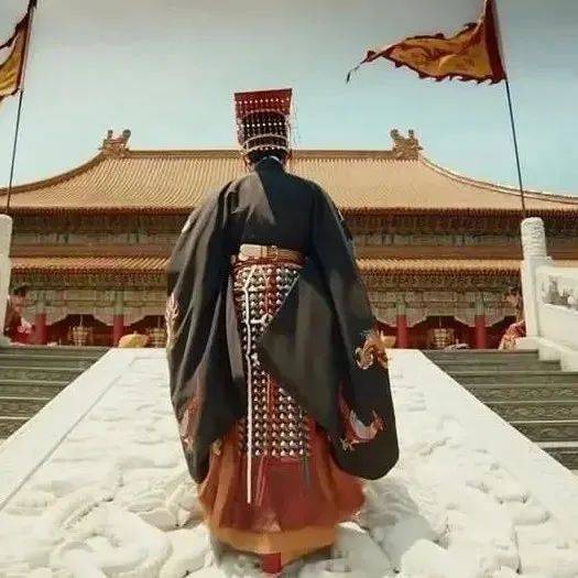 皇帝登基像穿布鞋攀岩?故宫揭真相_轿子_大典_观众