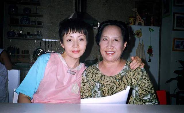 孙桂田两婚两离,手持三个四合院,儿女争夺亿万家产_傅彪_老严_贺卡