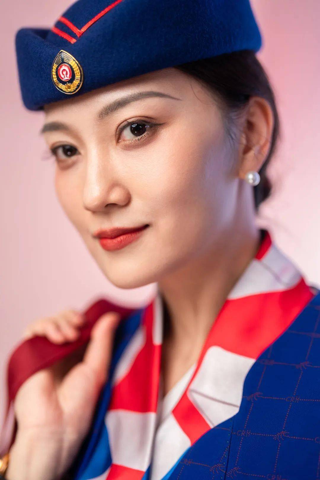 广西动姐制服图鉴,你最喜欢哪套?_壮锦_套装_紫红色