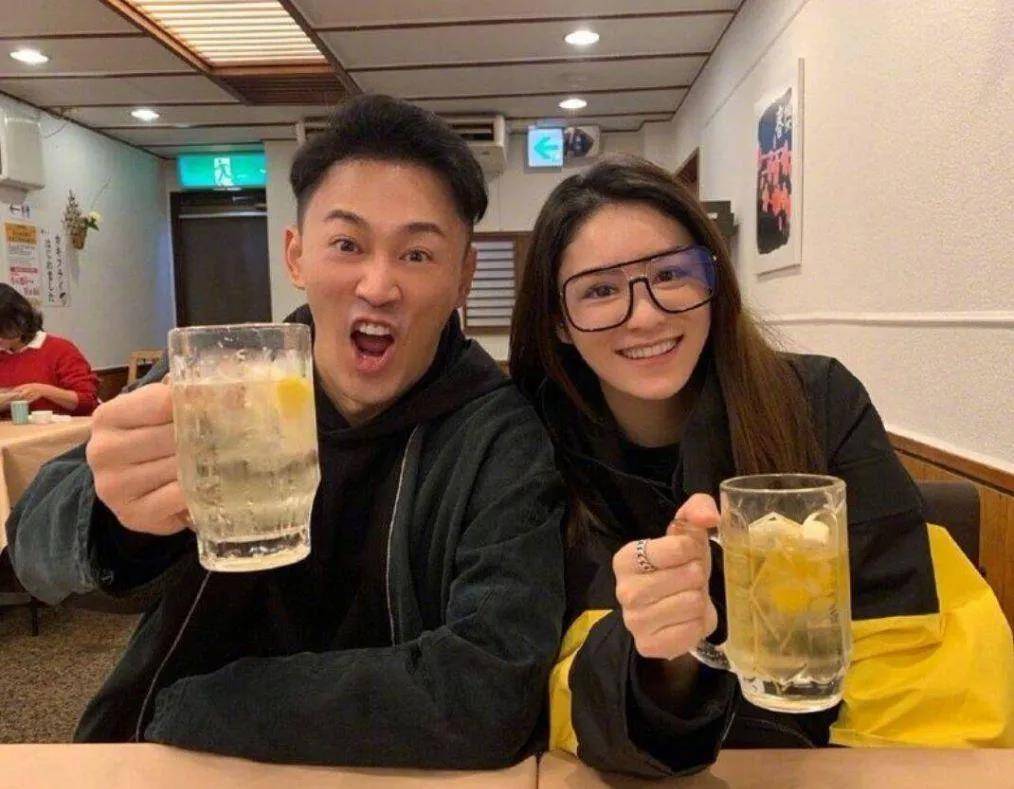 张馨月秀恩爱被当众戳穿:他终于暴露了真实的样子_吴千语_妻子_时候