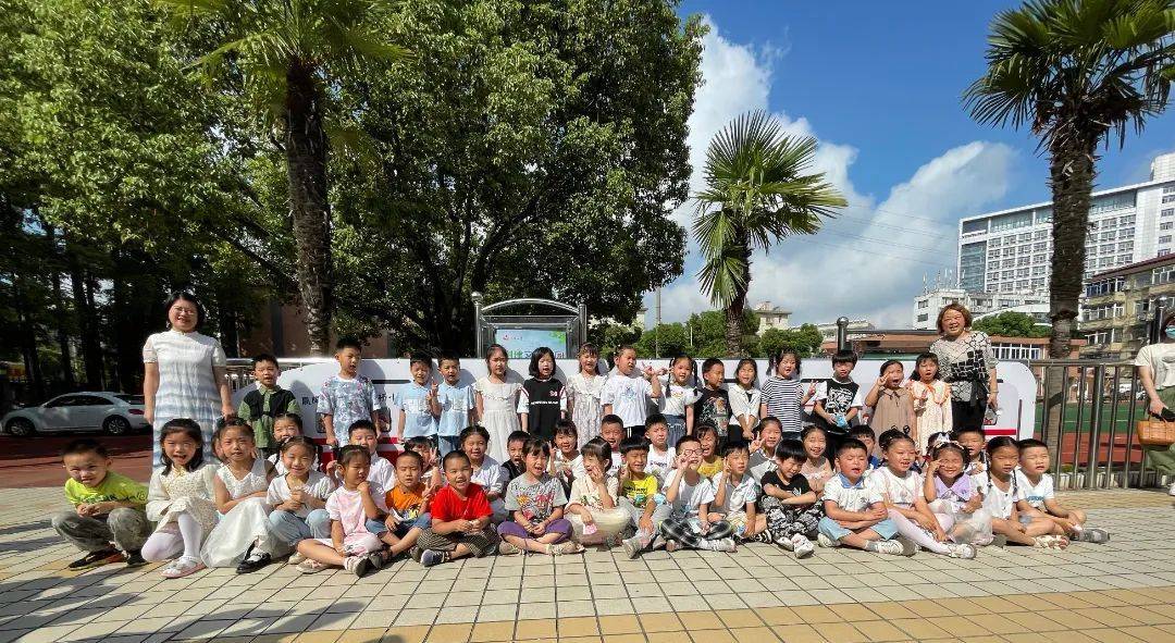 江苏省南通市虹桥小学一年级新生入学记_校园_朱砂_成长