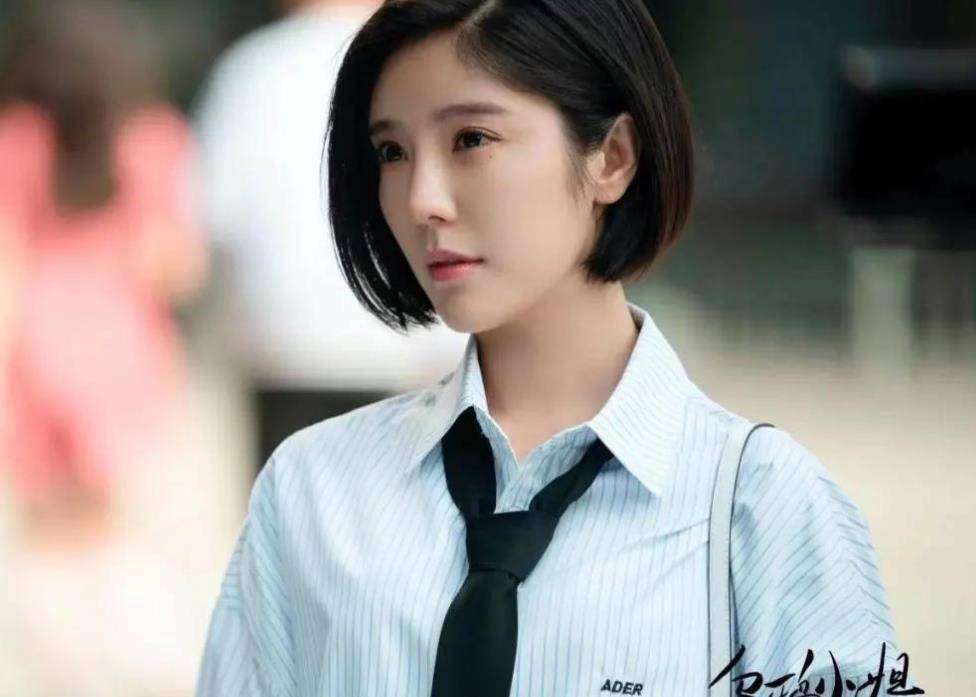 被嘲过气的赵奕欢,考到飞行驾驶执照吸粉无数,这才是女星榜样